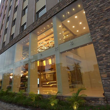 Hotel H - Sandhill Hotels Private Limited Ānand Extérieur photo