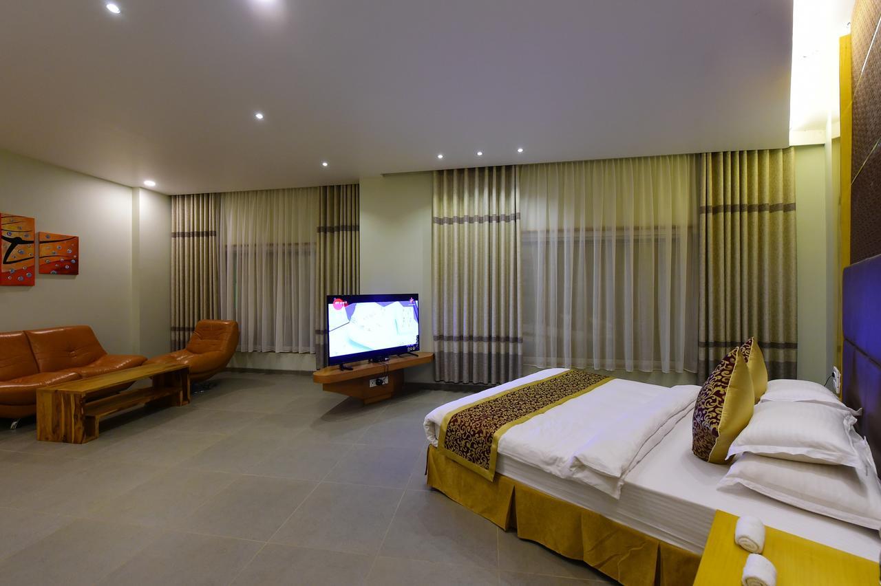 Hotel H - Sandhill Hotels Private Limited Ānand Extérieur photo