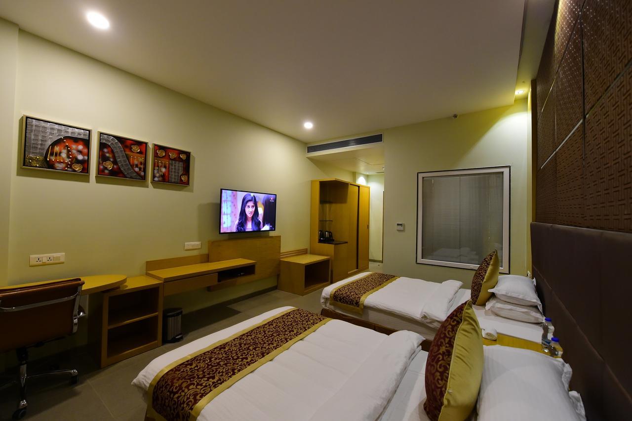 Hotel H - Sandhill Hotels Private Limited Ānand Extérieur photo