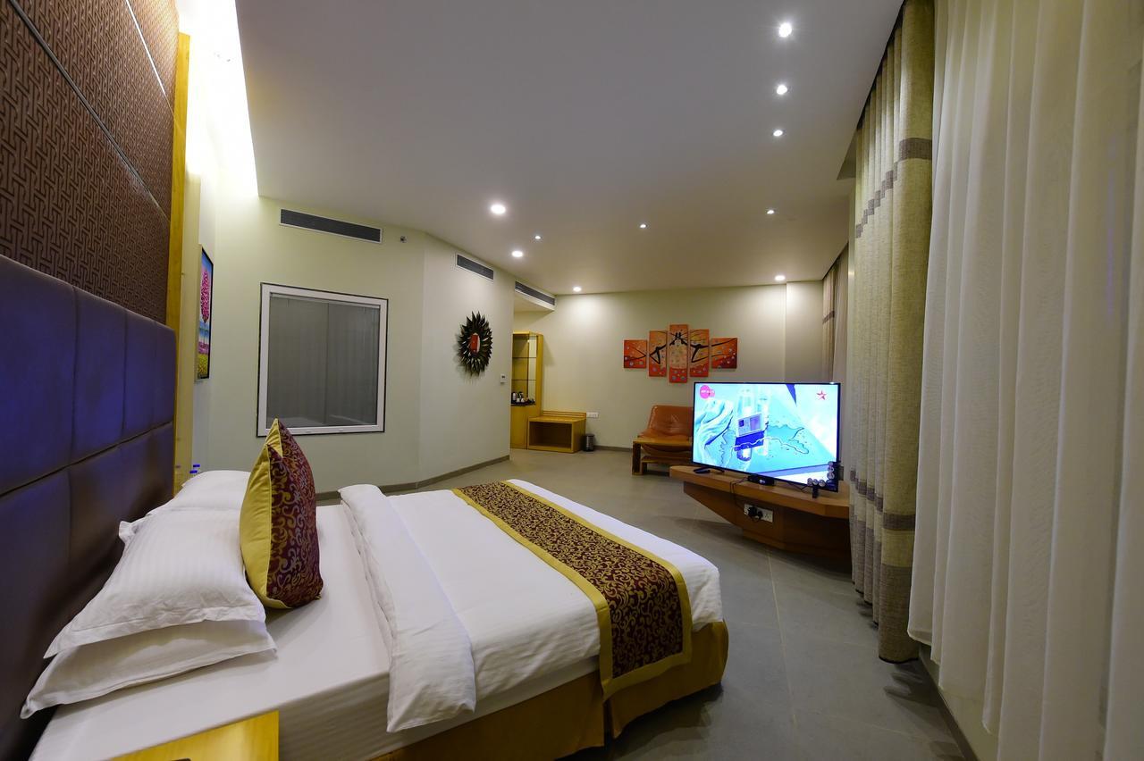 Hotel H - Sandhill Hotels Private Limited Ānand Extérieur photo