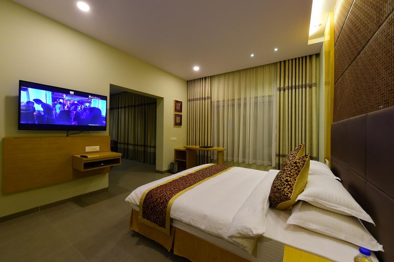 Hotel H - Sandhill Hotels Private Limited Ānand Extérieur photo