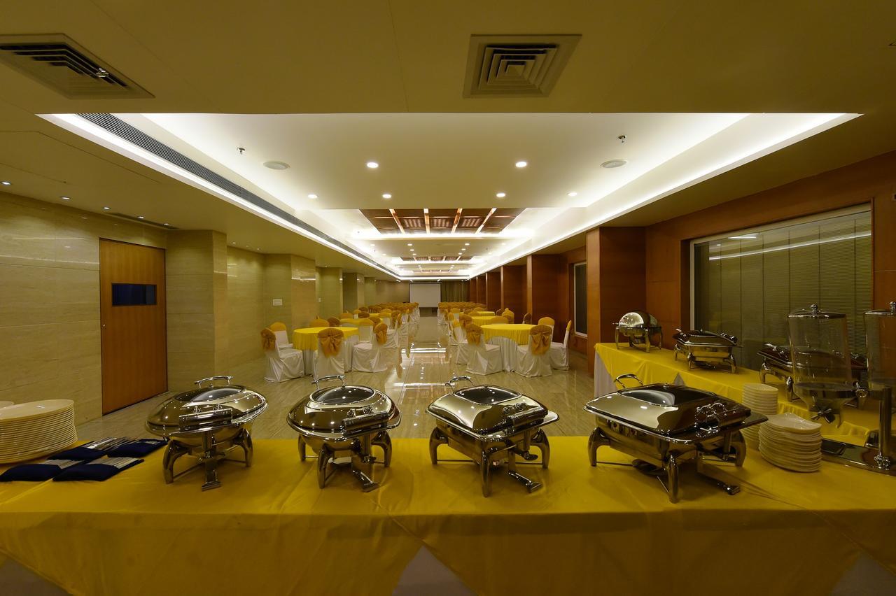 Hotel H - Sandhill Hotels Private Limited Ānand Extérieur photo