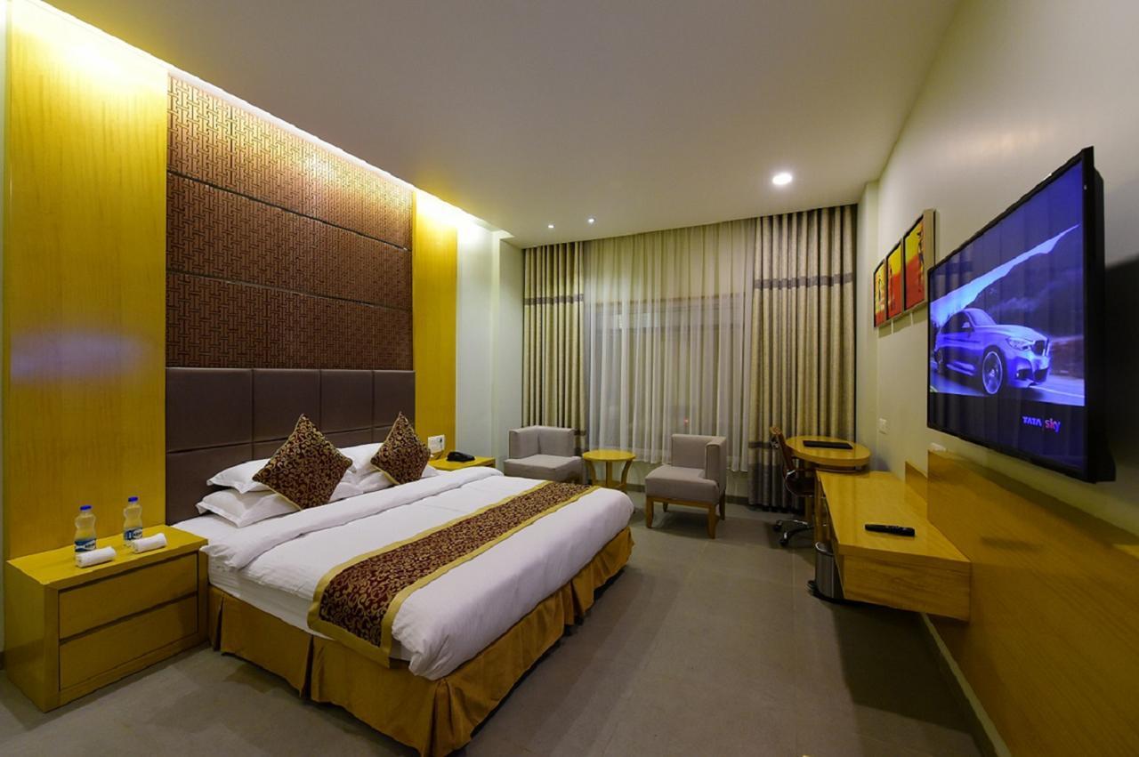 Hotel H - Sandhill Hotels Private Limited Ānand Extérieur photo