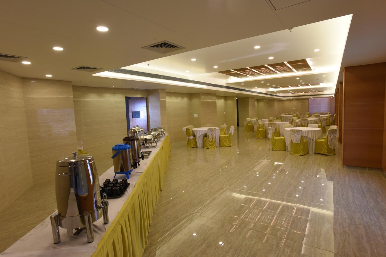 Hotel H - Sandhill Hotels Private Limited Ānand Extérieur photo