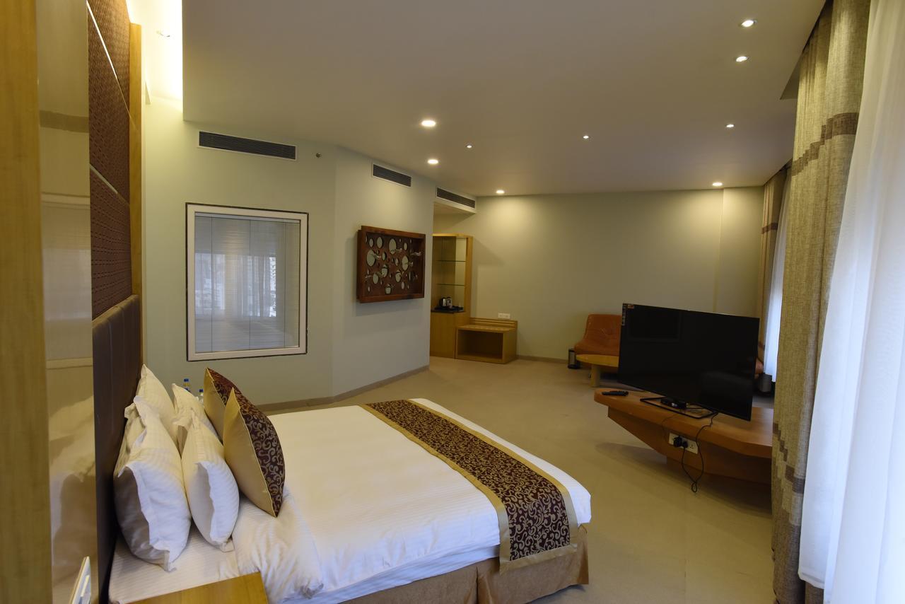 Hotel H - Sandhill Hotels Private Limited Ānand Extérieur photo