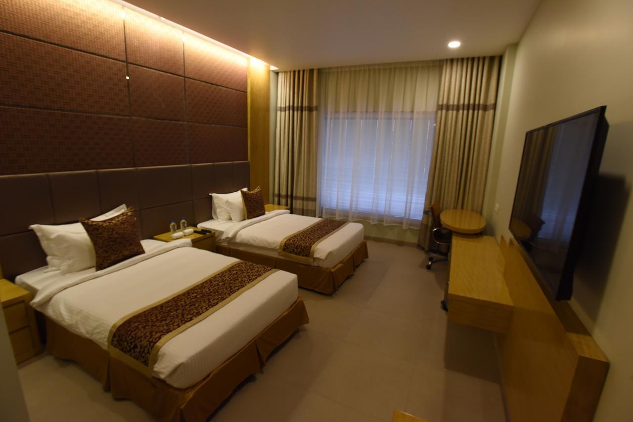 Hotel H - Sandhill Hotels Private Limited Ānand Extérieur photo