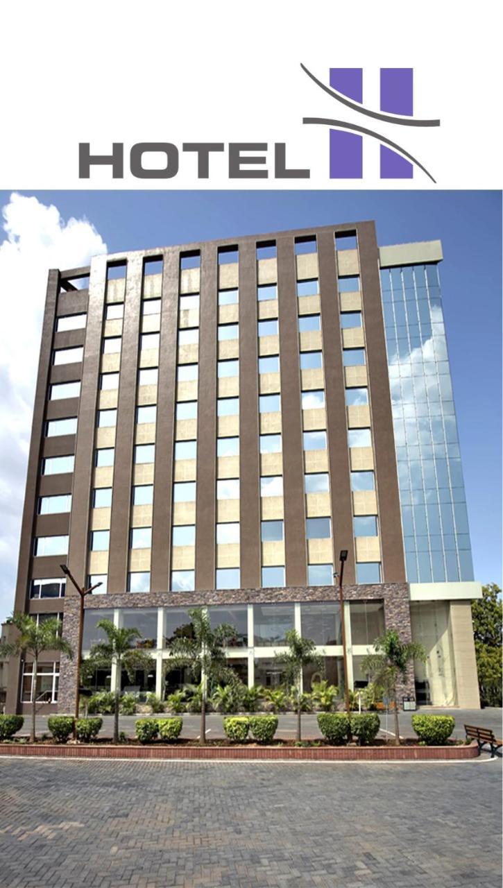 Hotel H - Sandhill Hotels Private Limited Ānand Extérieur photo